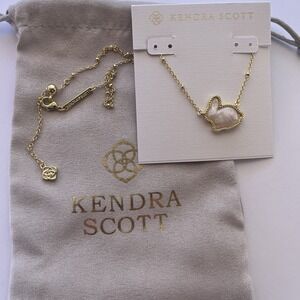 🐇🎀Kendra Scott Bunny Gold Short Pendant Necklace In Taupe Mother-of-Pearl New